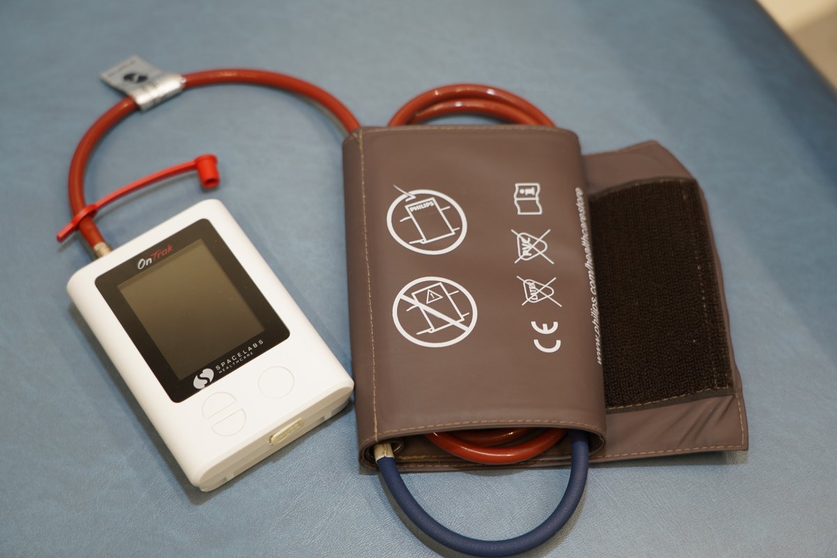 Мониторирање на крвен притисок (АБП) холтер