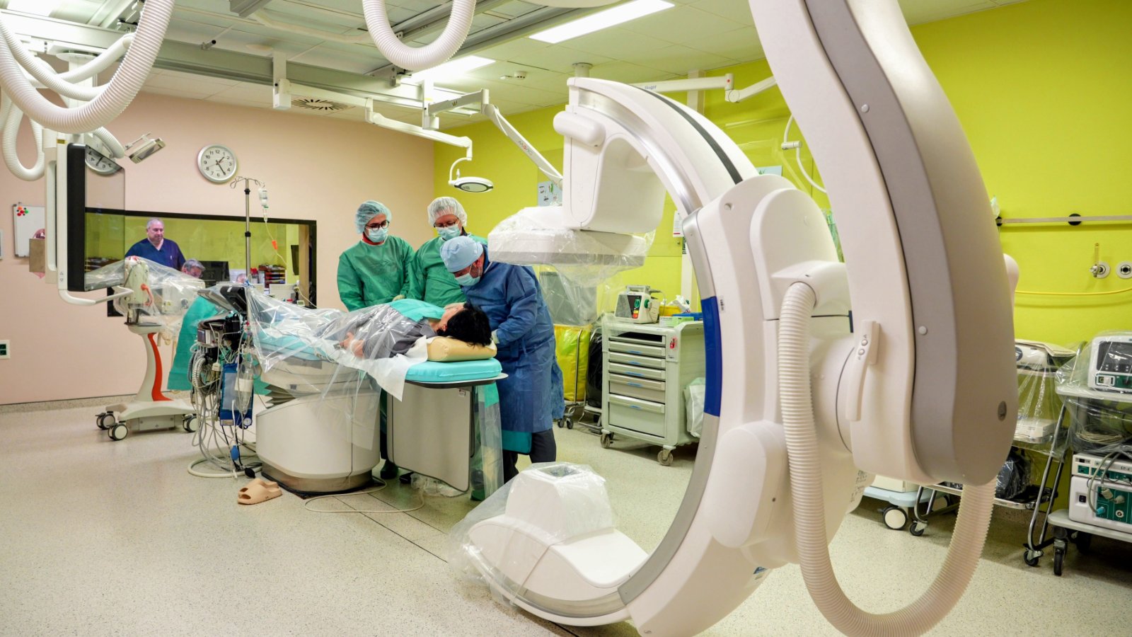 За прв пат во нашата болница изведена процедурата позната како ,,Бесконтрастно коронарно стентирање,,