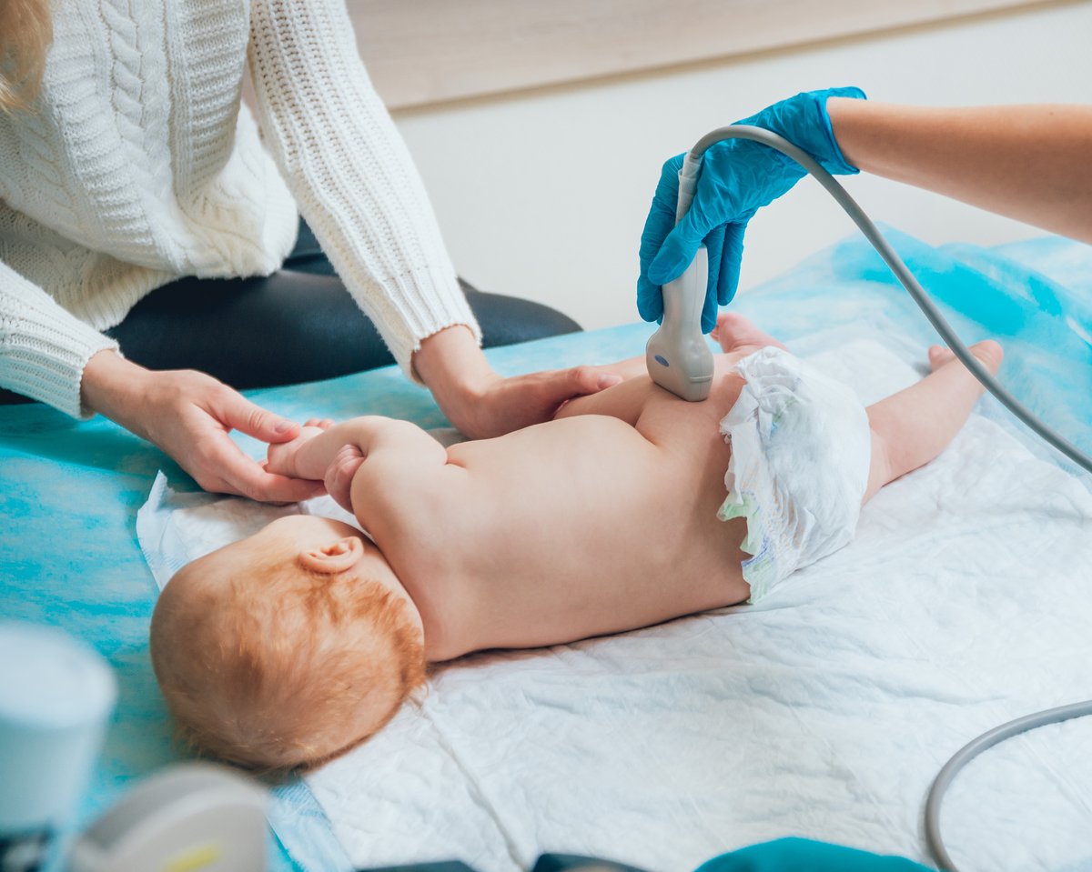 Кога и зошто прв ортопедски преглед кај новороденчето?